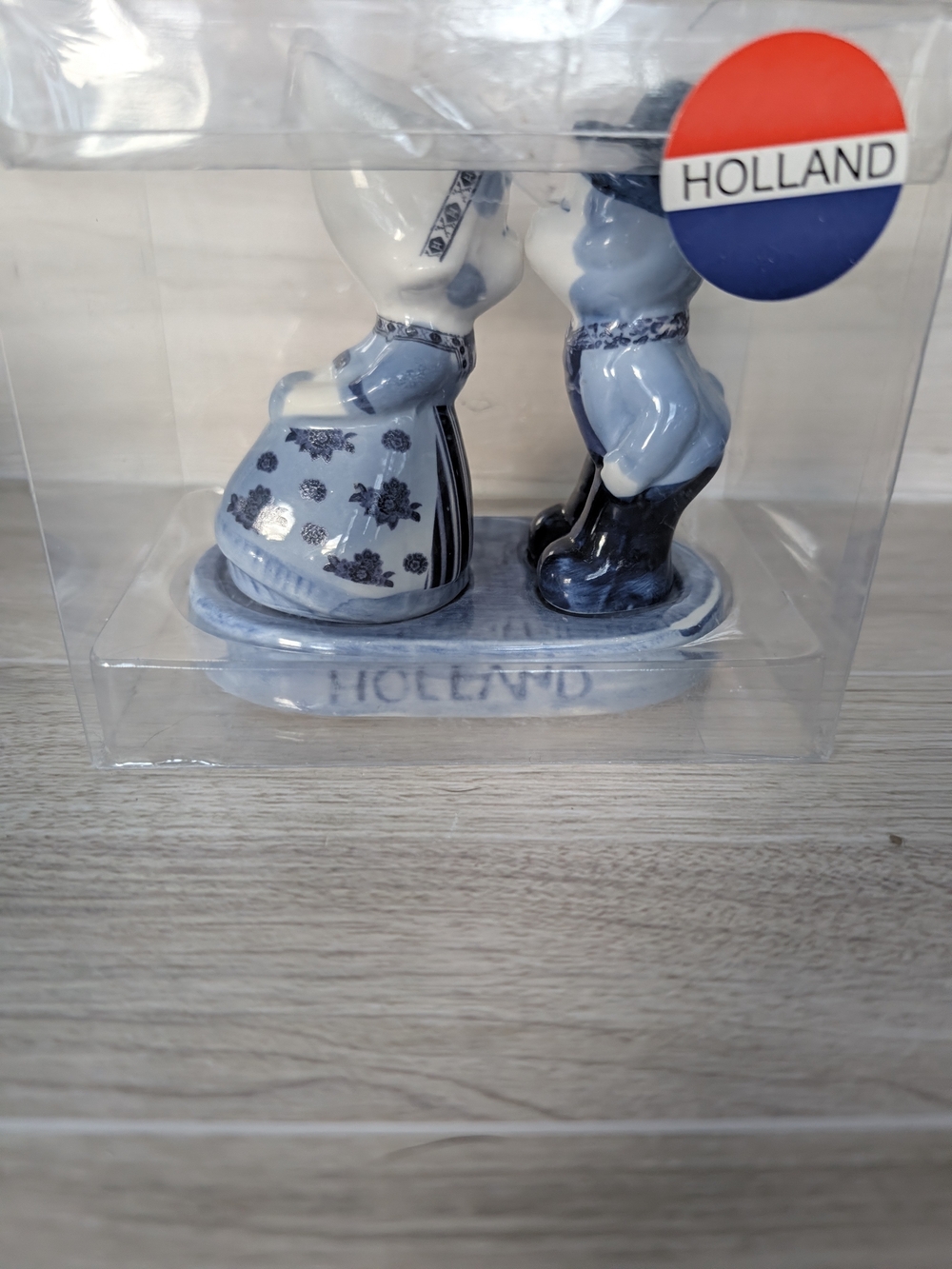 Vintage Delft Blue Style Ceramic Kissing Couple Salt & Pepper Shaker Set